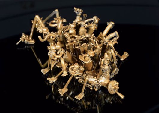 이피 작가가 2019년 '현생누대 신생대 이피세' 전시에서 선보인 작품 중 하나. '00001 동물계, 절지동물문, 거미강, 거미목, 염낭거미과, 19명의성인남녀를싣고가는거미소녀'라는 이름을 붙였다. 사진 이피 작가 홈페이지