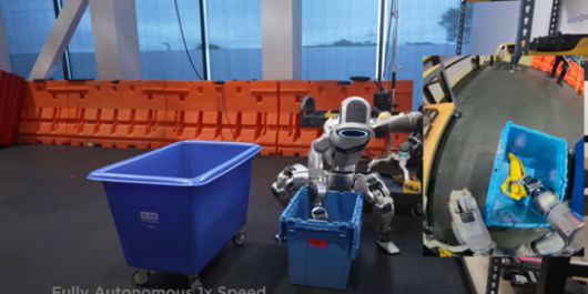 휴머노이드 로봇 아틀라스가 박스 안의 물품을 집기 위해 쪼그려 앉아 팔을 뻗고 있다. 사진 보스턴다이나믹스