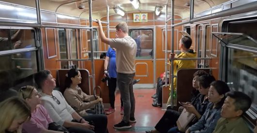 북한을 방문한 러시아 관광객이 촬영한 평양 구형 열차 내부 모습. 사진 유튜브 채널 ‘PoletMe Aviation Videos’ 캡처