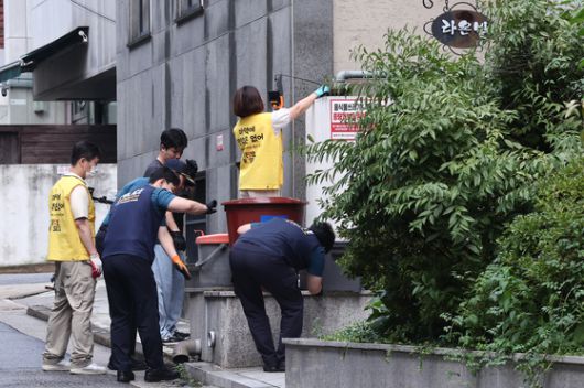 합동 점검반 활동 모습. 뉴스1