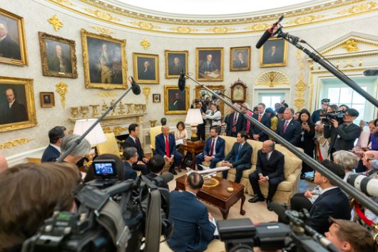 지난달 25일(현지시간) 미국 워싱턴DC 백악관 오벌오피스에서 열린 이재명 대통령과 도널드 트럼프 대통령의 한미 정상회담 당시 사진을 백악관이 1일 사진 공유 사이트를 통해 공개했다. 사진 백악관 플리커