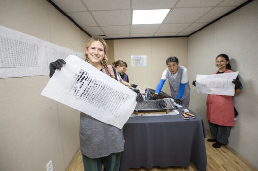 합천 해인사에서는 '팔만대장경 인경 체험'이 인기다. 사진 한국불교문화사업단