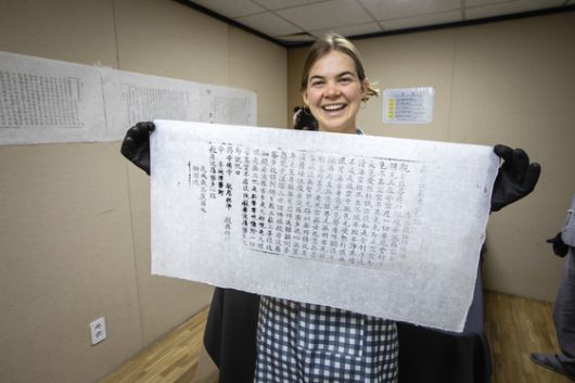 합천 해인사에서는 팔만대장경 인경이 대표 체험 프로그램이다. [사진 한국불교문화사업단]