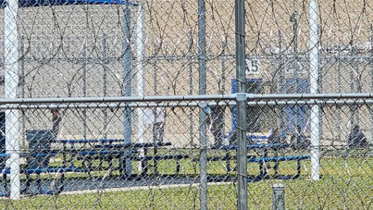 미국 이민 당국에 체포된 한국인 300여명 중 대부분이 수감된 미국 조지아주 포크스턴의 이민세관단속국(ICE) 시설. 싱크와 변기에서 물이 새고 있다. 이 사진은 2021년 11월 진행된 미국 국토안보부(DHS)의 감사 당시 촬영됐다. 미 국토안보부