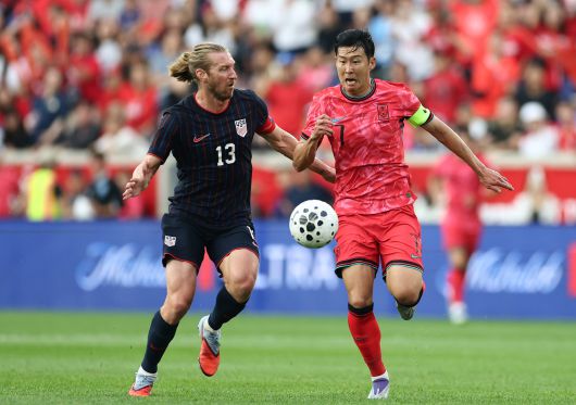 6일(현지시간) 미국 뉴저지주 해리슨 스포츠일러스트레이티드 스타디움에서 열린 한국 대 미국 친선경기에서 한국 손흥민이 드리블 돌파를 시도하고 있다. [연합뉴스]