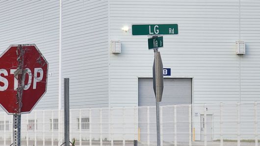 현지시간 6일 미국 조지아주 서배나에 위치한 현대차와 LG에너지솔루션의 합작 배터리 공장 가동이 멈춰서 있다. 트럼프 행정부는 해당 공장에 대한 대대적 단속을 벌여 한국인 300여명을 포함한 475명을 체포했다. 서배나=강태화 특파원