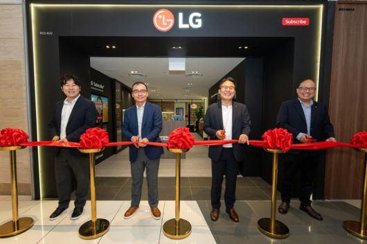 LG전자가 싱가포르에서 구독 전용 브랜드숍을 오픈하고 서비스를 본격 론칭했다.