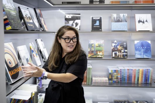 세라 스즈키 부관장은 MoMA의 출판물 『바우하우스』에 대해 "MoMA가 정말 잘하는 걸 담은 책"이라고 소개했다. 권혁재 사진전문기자