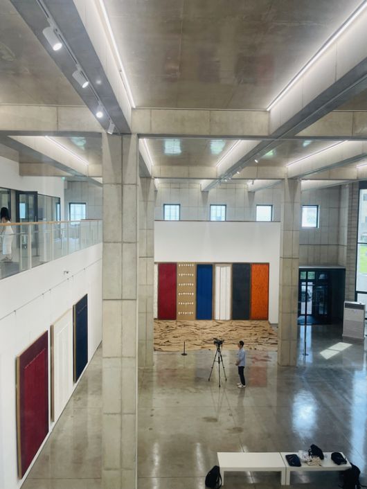 3개 층 4개 전시장으로 구성된 하종현 아트센터. 이은주 문화선임기자