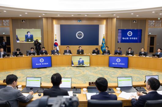 이재명 대통령이 16일 세종시 정부세종청사에서 열린 제42회 국무회의에서 발언하고 있다.(대통령실 제공) 뉴스1