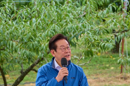 이재명 대통령이 지난 16일 세종시 전동면 조일농장에서 열린 청년 농업인 간담회에서 발언을 하고 있다. 사진 대통령실