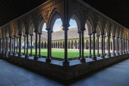 수도원 회랑. 수도자들의 기도와 묵상을 위해 만든 공간이다.