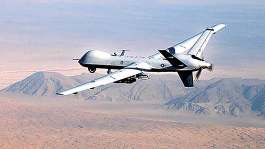 미군의 무인공격기 MQ-9 리퍼가 지난해 9월 28일 GBU-12 페이브 웨이 II 레이저 유도폭탄과 'AGM-114 헬파이어 미사일 등으로 무장한 채 남부 아프가니스탄 상공을 비행하고 있다. 미 공군