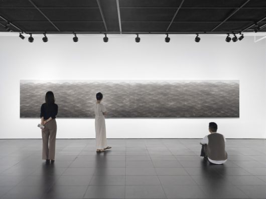 지난해 스위스 아트바젤 바젤의 언리미티드 섹터에 출품해 호평받은 가로 8m의 'Traces'[사진 갤러리현대]