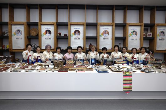 미식문화관의 명인관에서는 남도를 대표하는 12명의 명인들의 음식과 이야기를 만날 수 있다. 사진 남도국제미식산업박람회 사무국