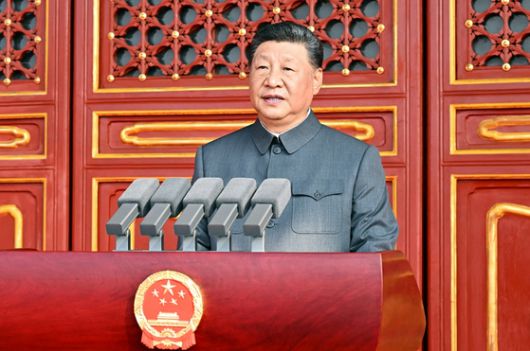 북한 노동당 기관지 노동신문은 3일 김정은 당 총비서가 중국인민항일전쟁 및 세계반파쇼전쟁승리(전승절) 80돌(주년) 기념행사에 참석한 사실을 4일 보도했다. 사진은 중국 전승절 행사에서 연설하는 시진핑 중국 국가주석. 노동신문=뉴스1