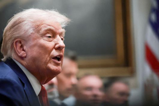 도널드 트럼프 미국 대통령이 9일(현지시간) 미국 워싱턴DC 백악관에서 열린 국무회의에서 연설하고 있다. 로이터=연합뉴스