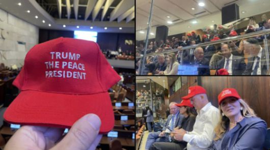 13일(현지시간) 이스라엘 텔아비브 해변에 도널드 트럼프 미 대통령의 인질 석방 공로에 감사하는 글귀가 새겨져있다. 타임스오브이스라엘 홈페이지 캡처