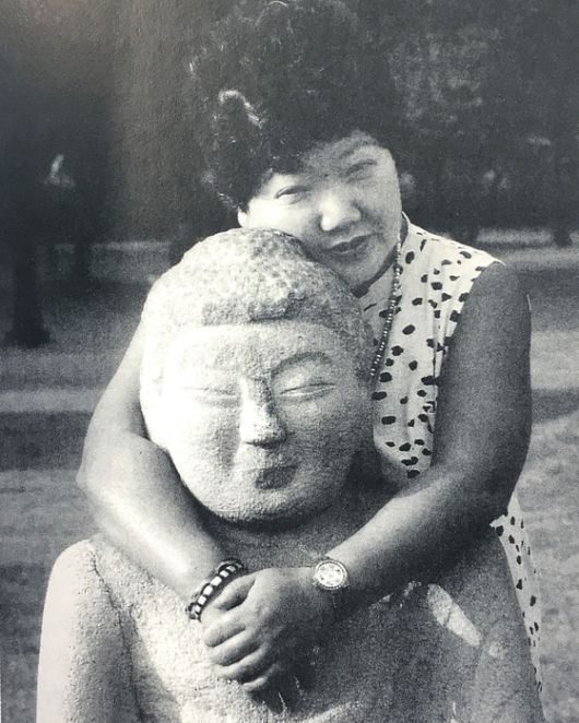 1986년 경남 양산 통도사를 방문한 마흔 살의 노은님. 사진 노은님 아카이브