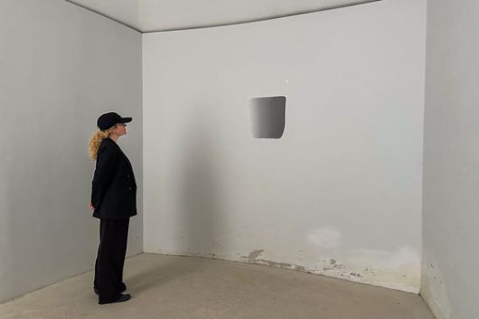 샤토 라코스트에 전시된 이우환의 그림.