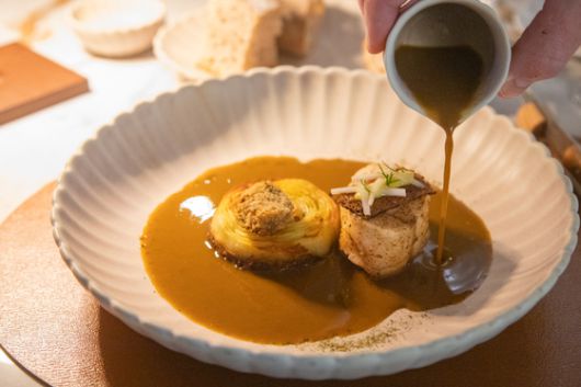 ‘라 바스티드 부르렐리’에서 맛본 아귀구이.