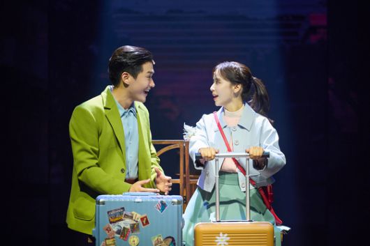 지난해 무대에 올랐던 뮤지컬 '어쩌면 해피엔딩' 공연 모습.사진 CJ ENM