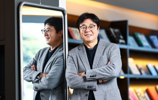 대전과 재계약한 황선홍 감독. 올 시즌 지도력을 인정 받았다. 중앙포토