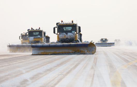 인천공항공사에서 지난 몇 년간 기록해온 제설작업 장면. 사진 인천공항공사