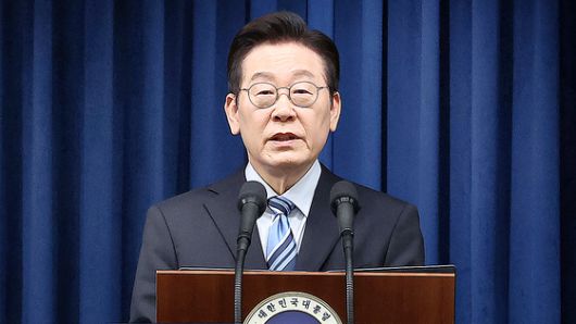 이재명 대통령이 14일 서울 용산 대통령실 기자회견장에서 한미 팩트시트 타결과 관련 발표를 하고 있다. 대통령실사진기자단