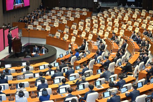 이재명 대통령이 지난 4일 국회에서 내년도 정부 예산안에 대한 시정연설을 했다. 국민의힘 의원들은 이날 불참했다. 임현동 기자