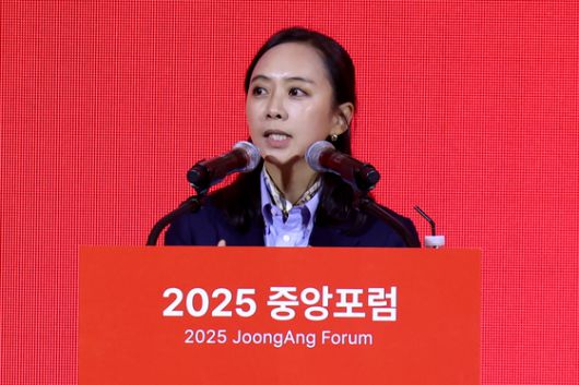 전경주 한국국방연구원 연구위원이 19일 서울 소공동 롯데호텔에서 열린 중앙포럼에서 '동맹 현대화의 방향과 주한미군의 미래'를 주제로 발표하고 있다. 장진영 기자