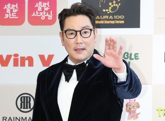 방송인 박나래는 최근 전직 매니저들과 법적 공방을 벌이고 있다. 중앙포토