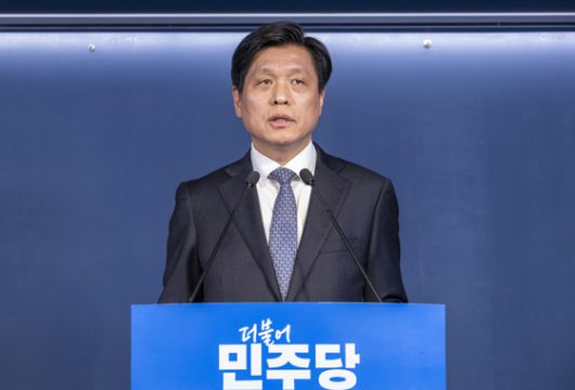 조승래 더불어민주당 사무총장이 7일 여의도 민주당사에서 현안 관련 기자간담회를 하고 있다. 연합뉴스