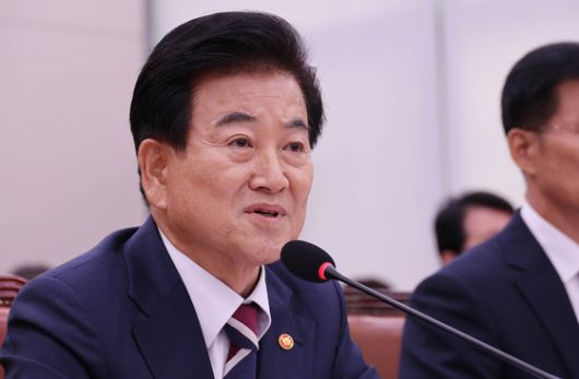 정동영 통일부 장관이 지난 10월 국회 국정감사에서 의원 질의에 답하고 있다. 임현동 기자.