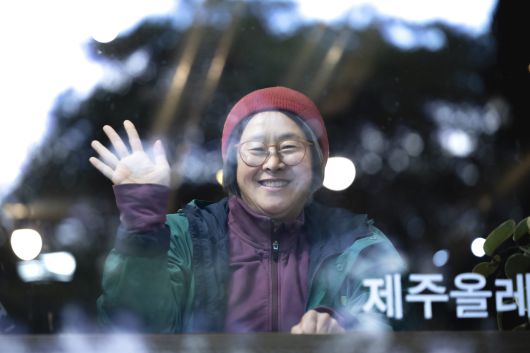 제주올레의 성공 이유를 묻자 안 대표는 ″ 선한 프로젝트여서 성공한 겁니다.″라고 했다. 그러면서 초창기 이사장과 제일 많이 했던 이야기가 “이 일은 선배랑 나랑 욕심을 안 부리면 성공할 수밖에 없는 프로젝트다”였다고 덧붙였다.