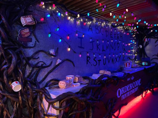 SNS 참여형 이벤트를 유도한 기묘한 이야기 팝업. 김세린 기자