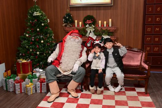 경북 봉화군 소천면 분천산타마을에 이번에 새롭게 조성된 '겨울왕국' 모습. 사진 봉화군