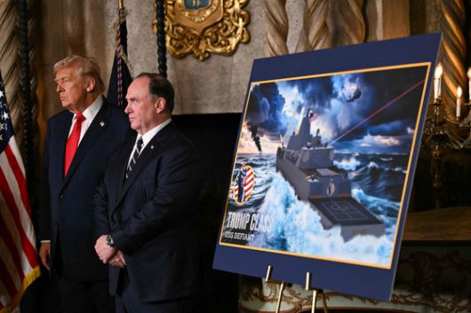 미국 해군 로스엔젤레스급 핵추진 잠수함 '그린빌함'(SSN-772·6900톤급)이 23일 오전 부산 남구 해군작전사령부 부산작전기지에 입항하고 있다. 뉴스1.