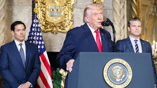 22일(현지시간) 도널드 트럼프 미국 대통령이 미국 플로리다주 마러라고 별장에서 '황금함대' 구축 구상을 발표하고 있다. 로이터