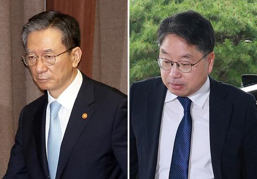 지난 9월 검찰청 폐지를 담은 정부조직개편안에 찬성 입장을 밝힌 정성호 법무장관과 노만석 검찰총장 직무대행. 노 대행은 “모든 것은 검찰의 잘못에 기인한 것으로 깊이 반성하고 있다”고 말했다. [연합뉴스]