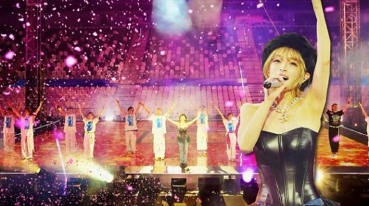 지난달 29일 중국 상하이에서 무관중 공연을 감수한 일본 톱가수 하마사키 마유미. 사진 JTBC