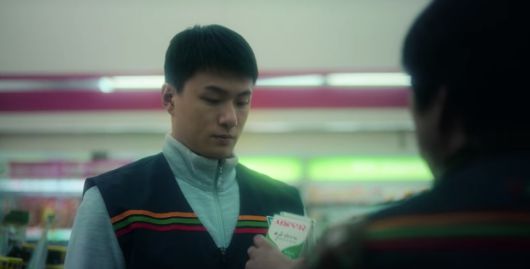 코리아세븐 측이 문제 제기한 `D.P.`속 장면. 사진|넷플릭스