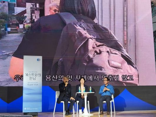 지난 6일 부산 남포동 BIFF광장에서 열린 ‘용산의 맛’ 야외상영 GV. 제공|셀수스협동조합