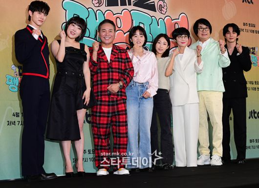 ‘대결! 팽봉팽봉’ 제작발표회에 참석한 곽동연(왼쪽부터), 이은지, 이봉원, 이진주 PD, 신혜원 PD, 팽현숙, 최양락, 유승호. 사진| 강영국 기자