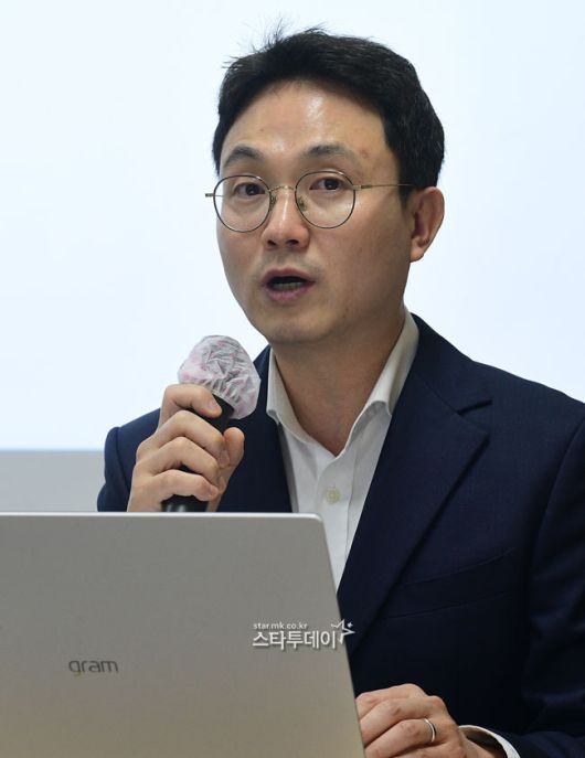 기자회견 진행 중인 유튜버 이진호. 사진ㅣ유용석 기자