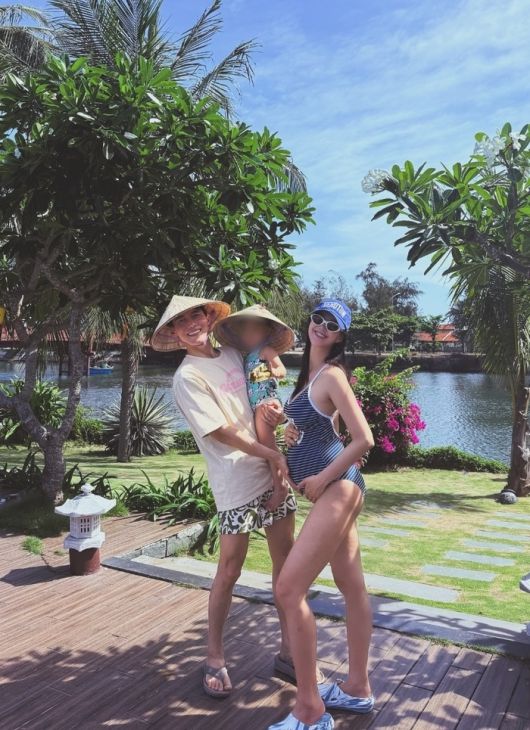 송재희 지소연 부부와 딸. 사진|지소연 인스타그램