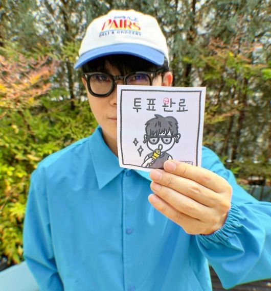 사전투표를 인증한 이승환. 사진ㅣ이승환SNS