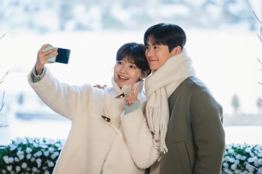 최수영, 공명. 사진|tvN