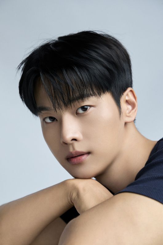 배우 차학연이 “정경호는 1등 선배”라며 존경심을 드러냈다. 사진| 51K