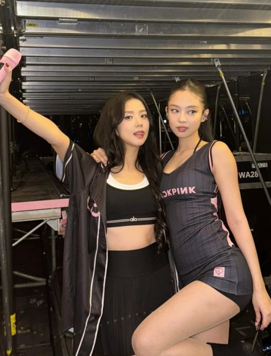 블랙핑크 지수와 제니. 사진|지수 인스타그램